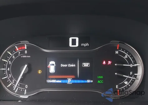 2016 Honda Pilot Touring z USA, uszkodzony, nr VIN 5FNYF6H93GB091686